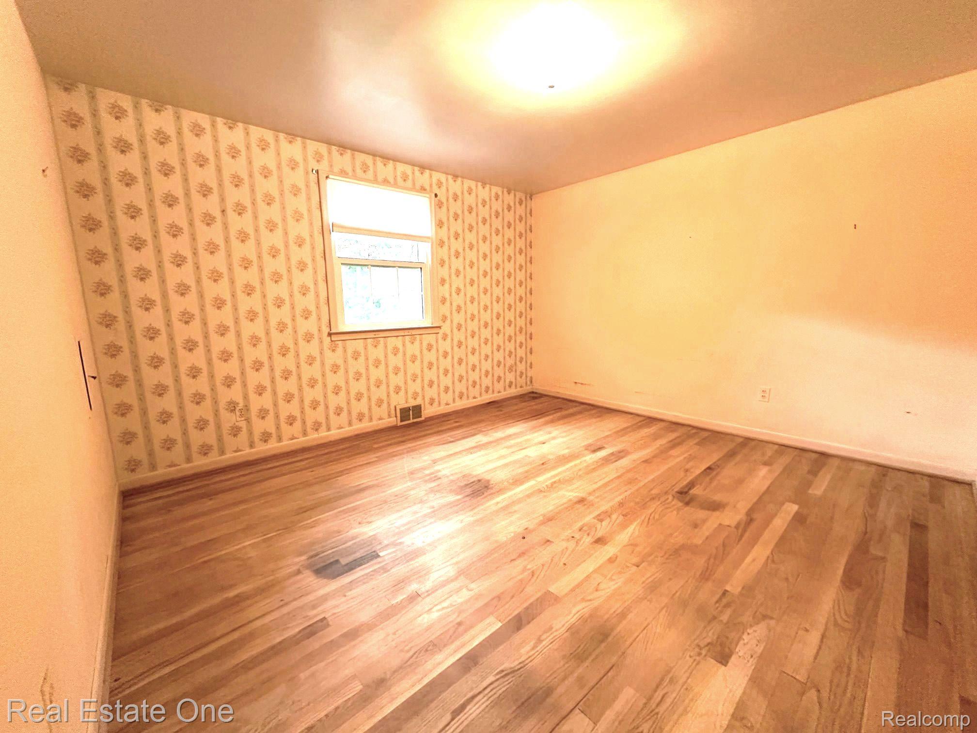 5753 THORNY ASH RD