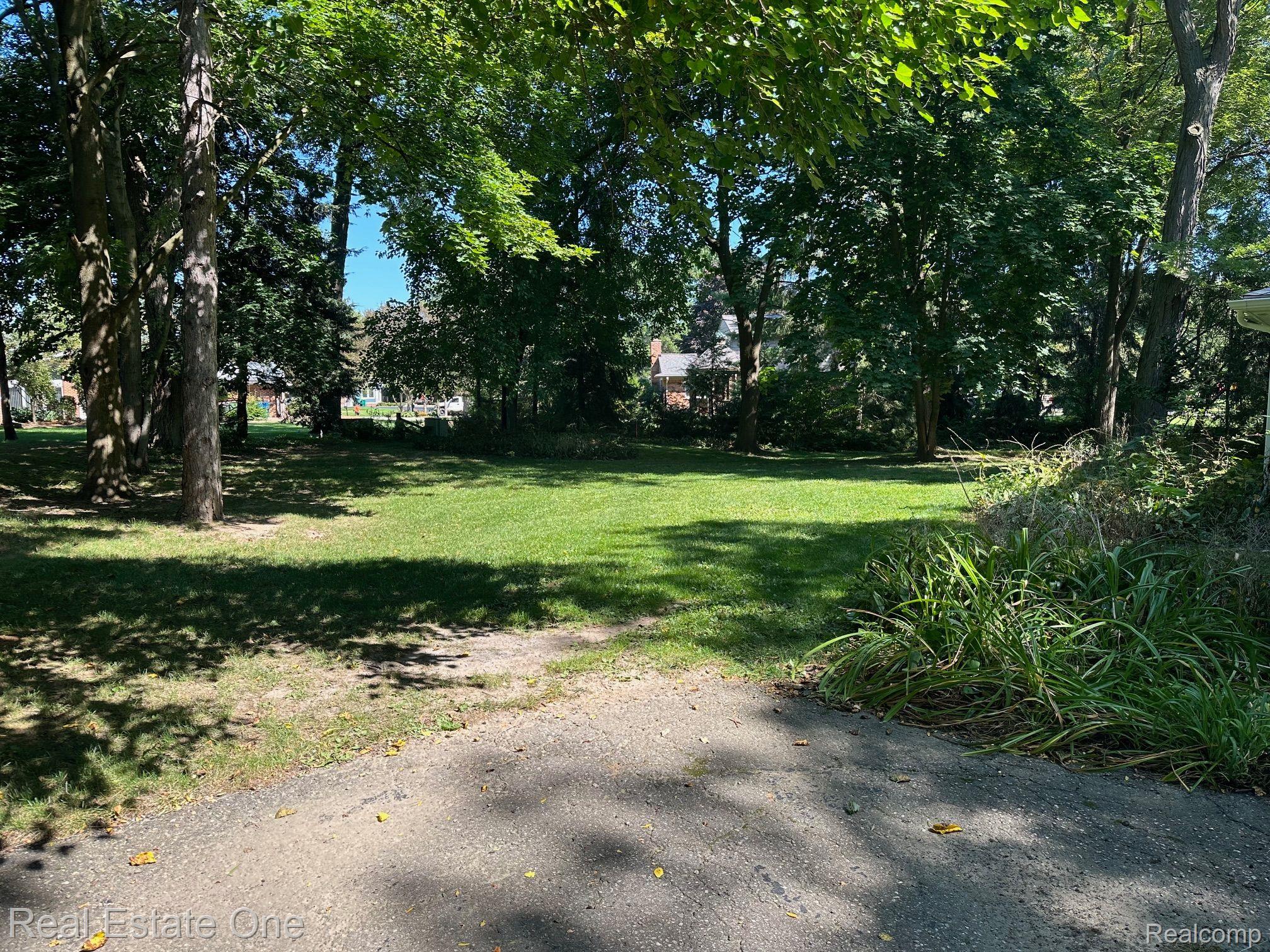 5753 THORNY ASH RD