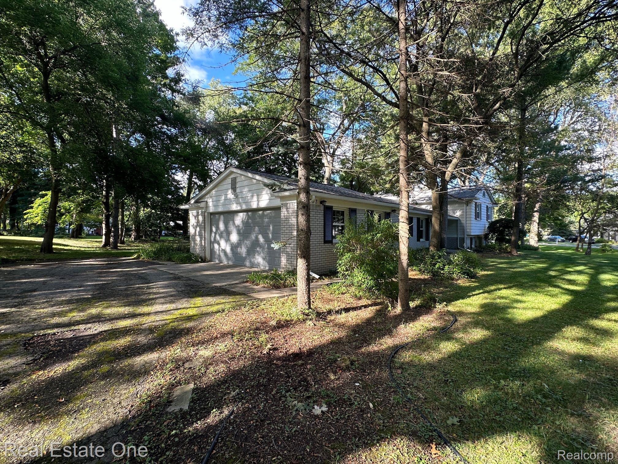 5753 THORNY ASH RD