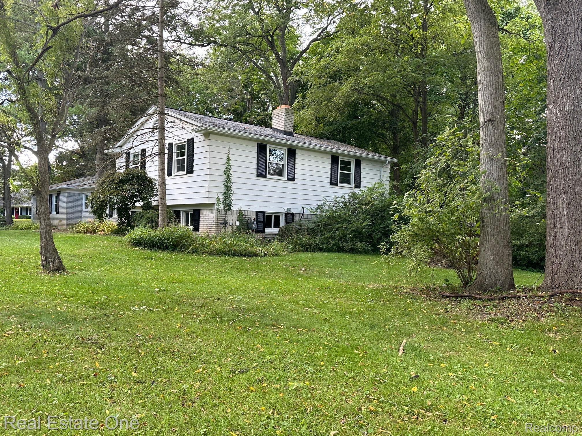 5753 THORNY ASH RD
