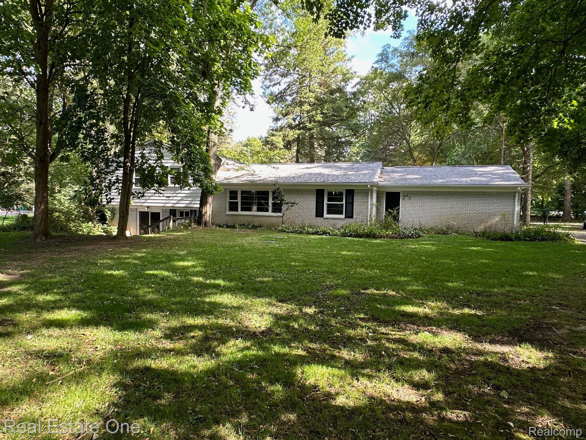 5753 THORNY ASH RD