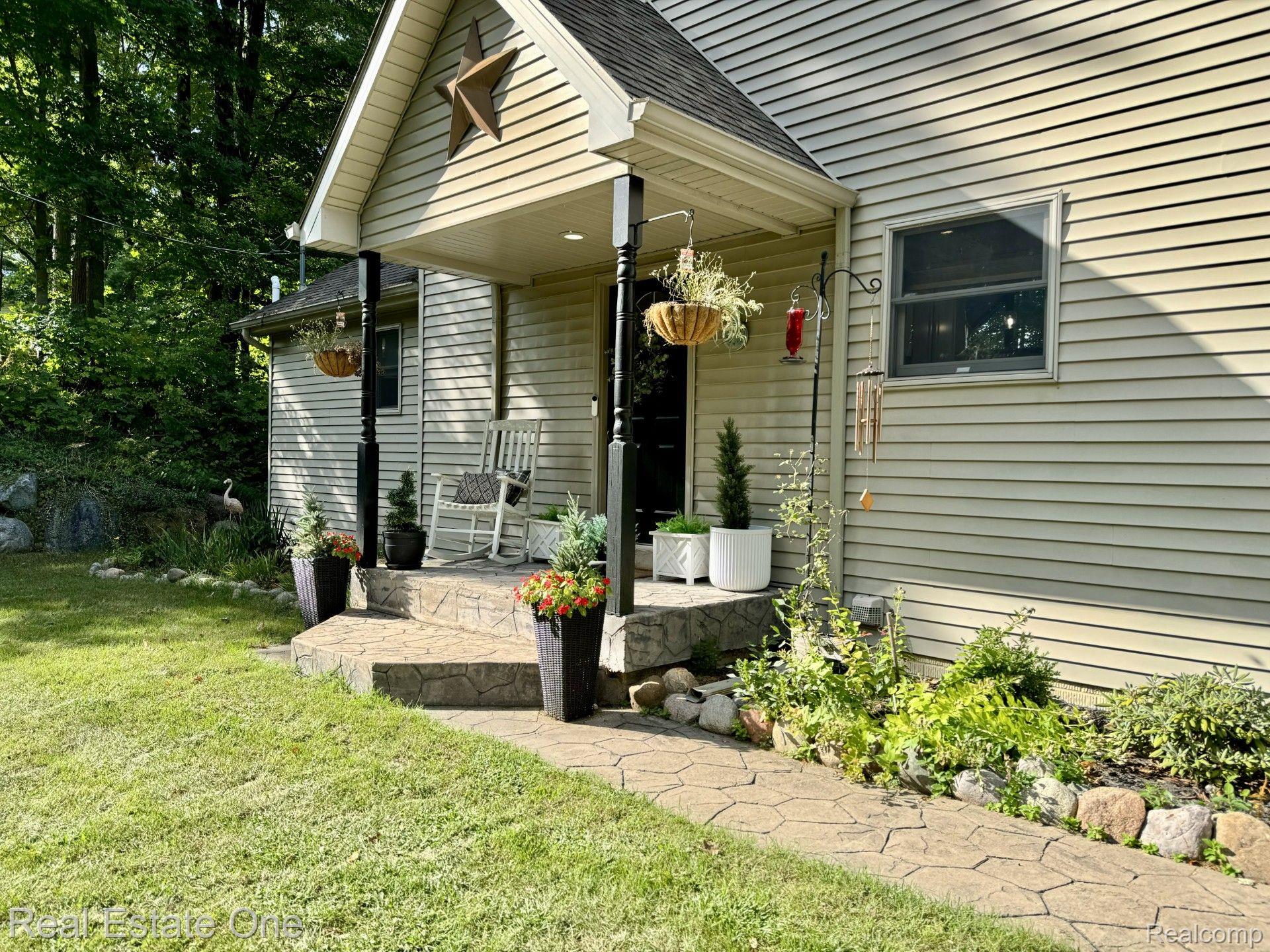 4694 HOWELL RD