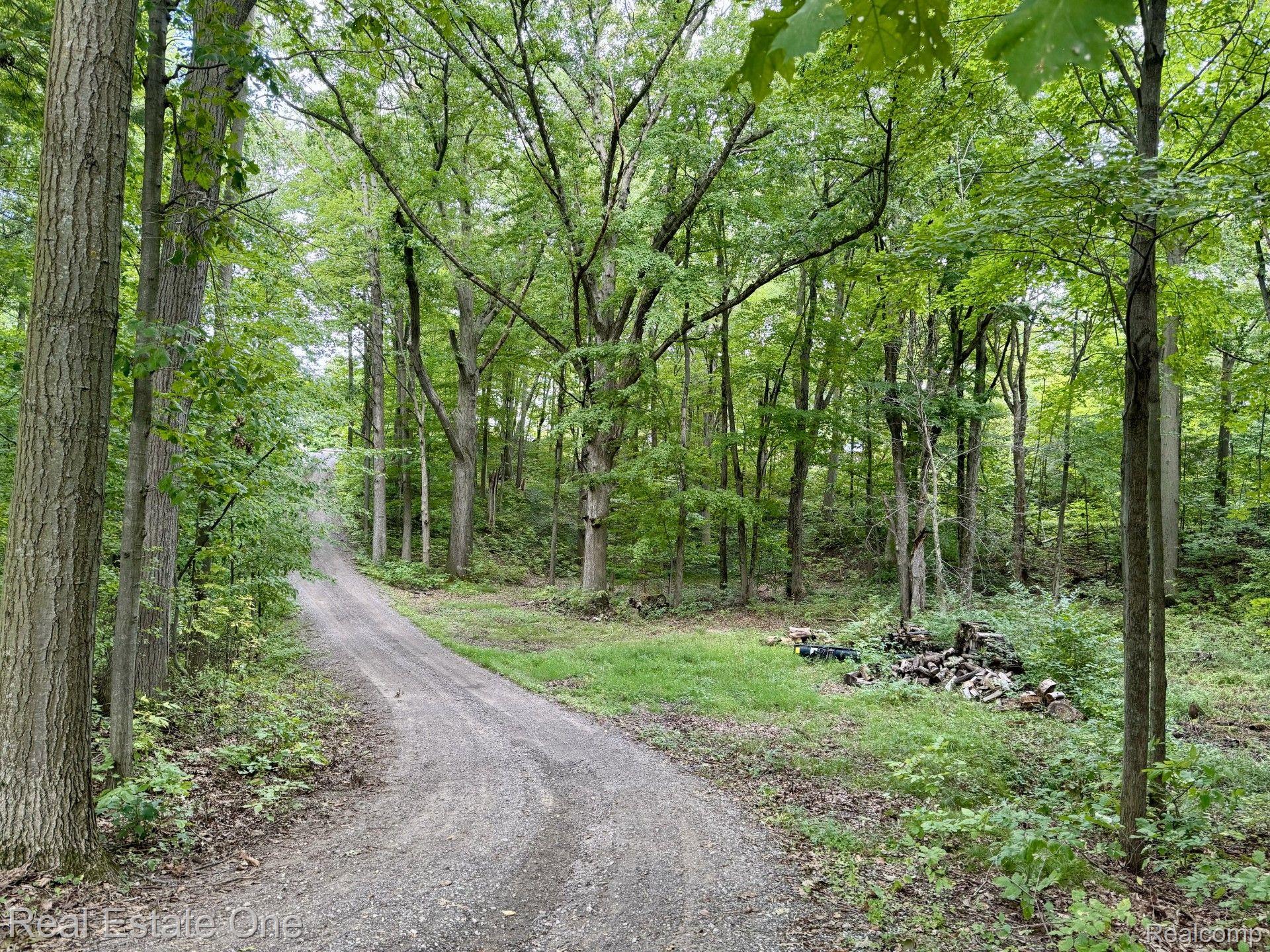 4694 HOWELL RD