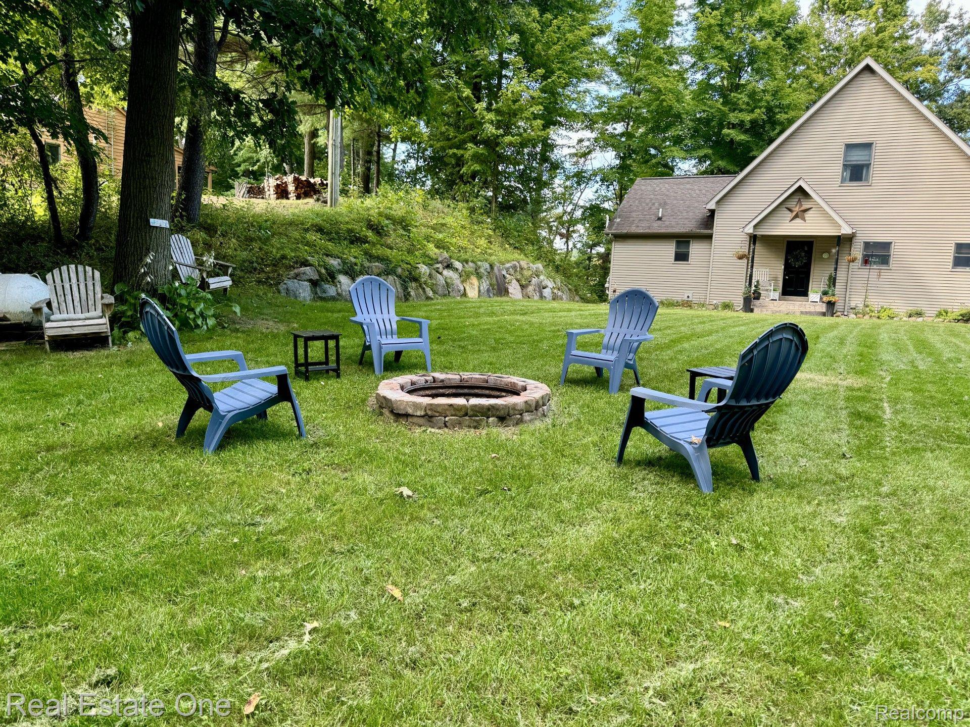 4694 HOWELL RD