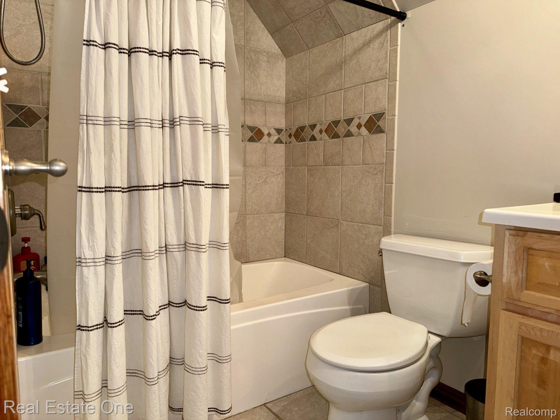 4694 HOWELL RD