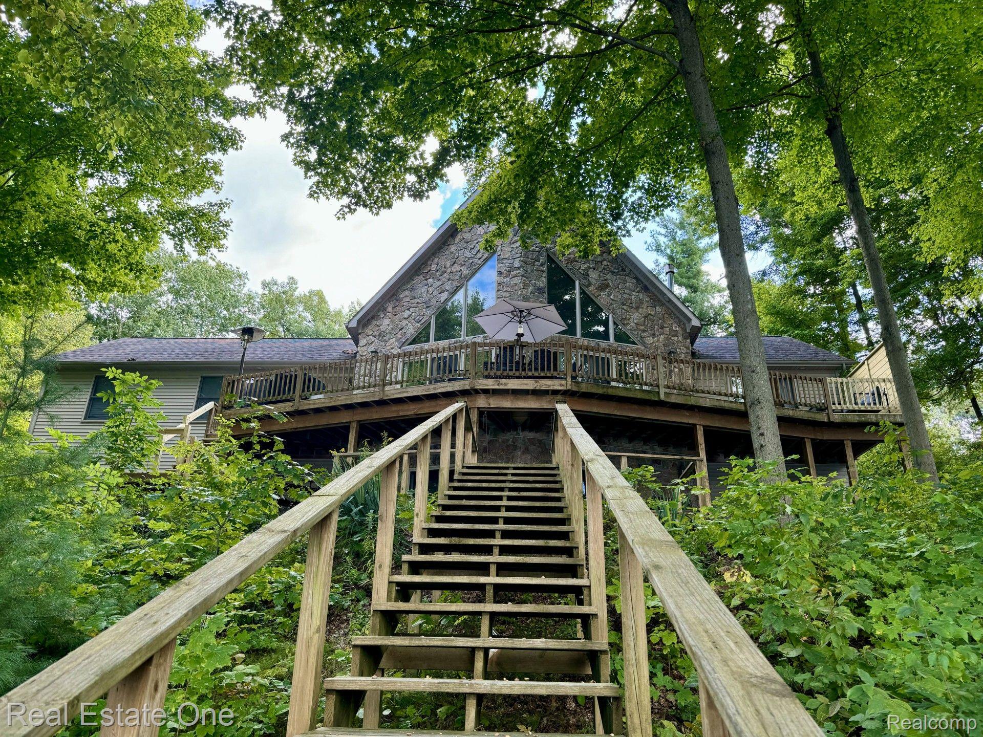 4694 HOWELL RD