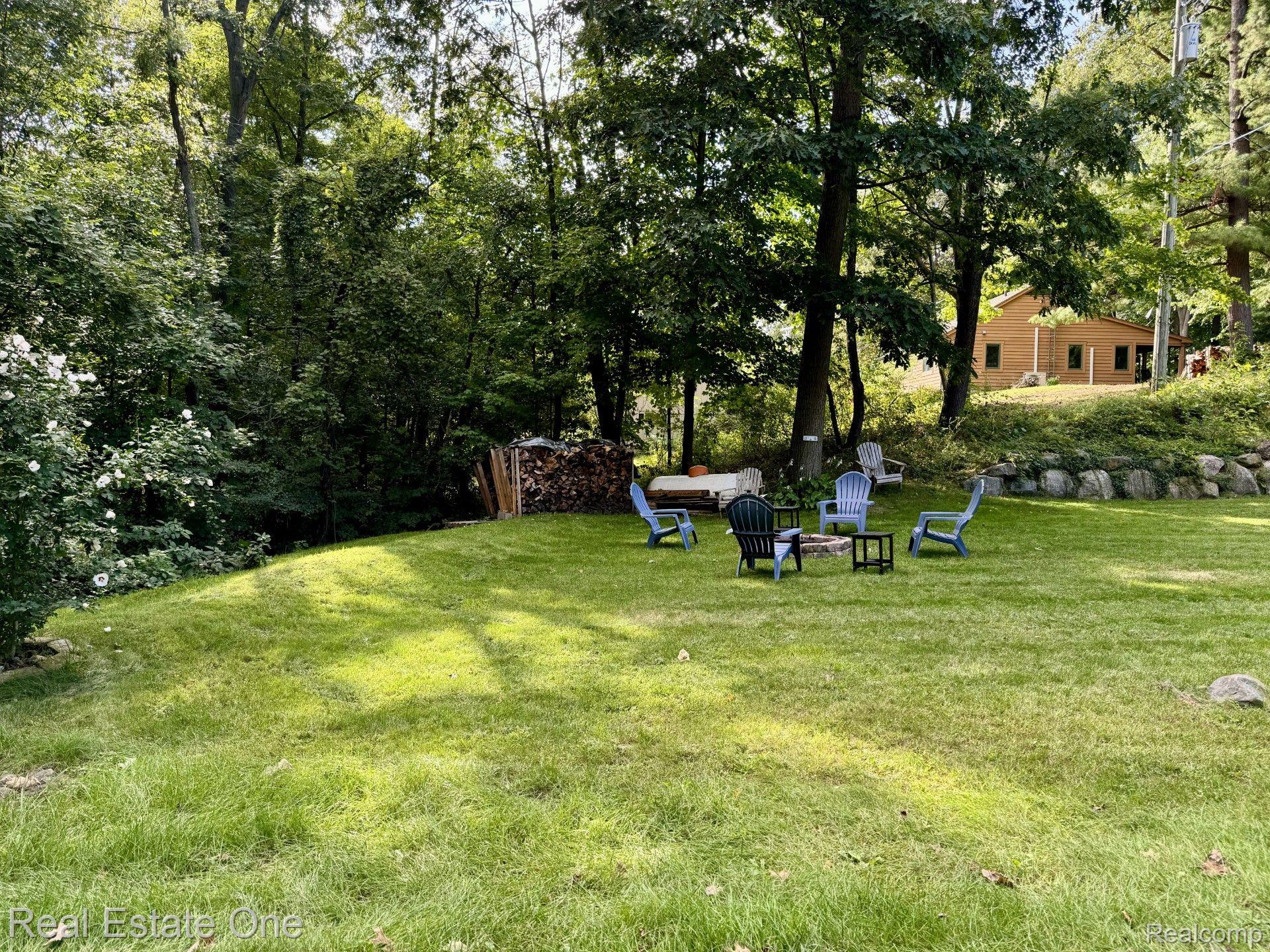 4694 HOWELL RD