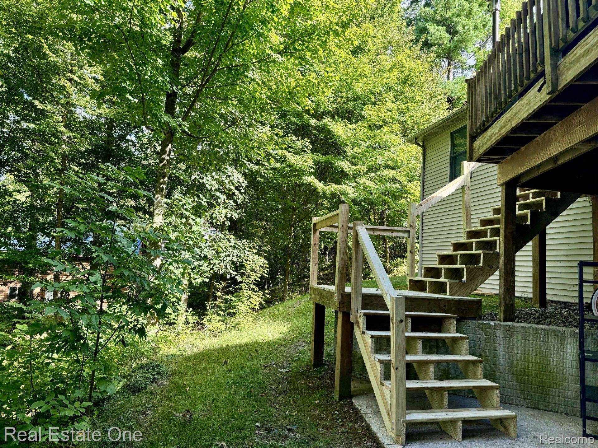 4694 HOWELL RD