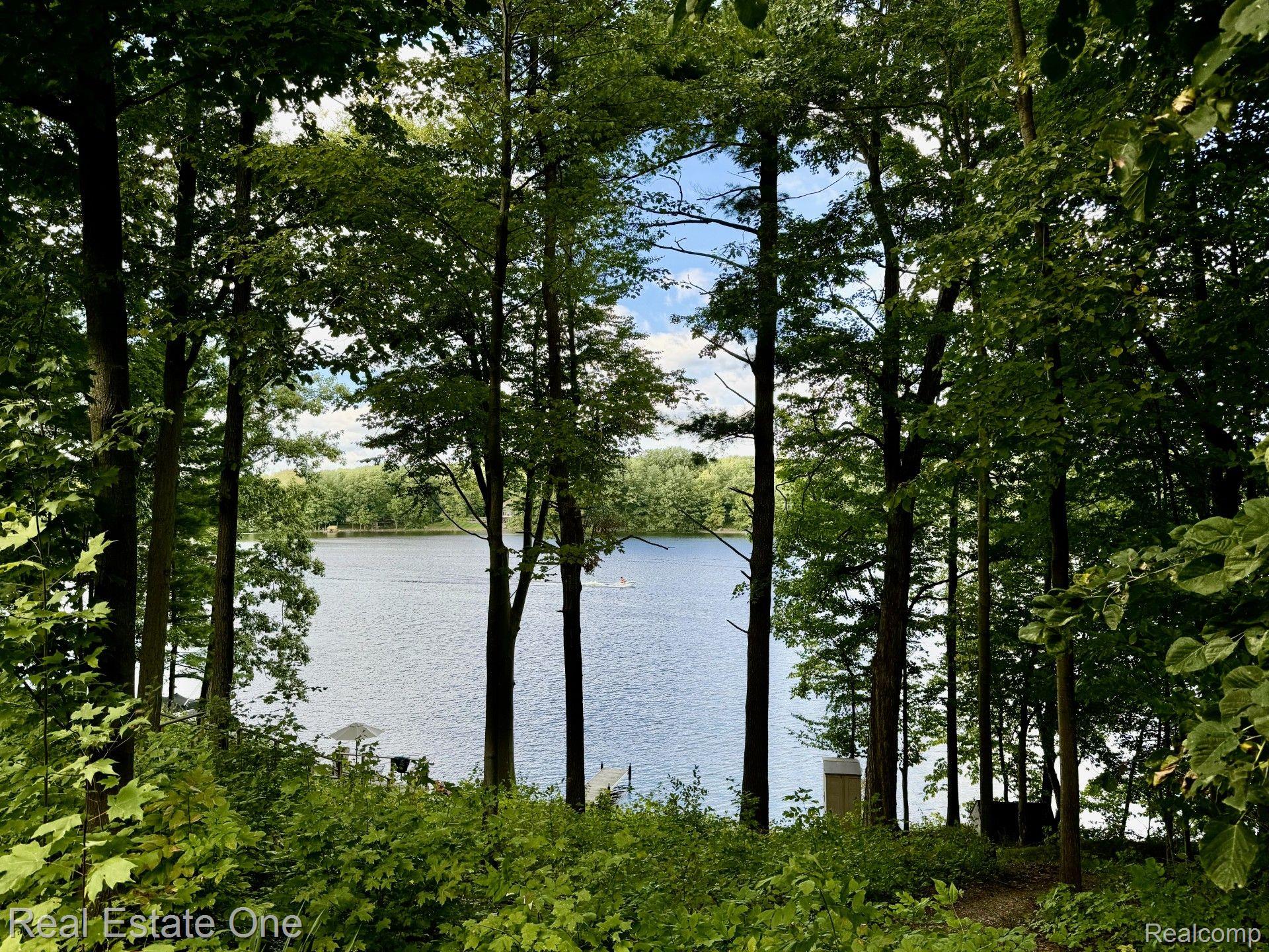 4694 HOWELL RD