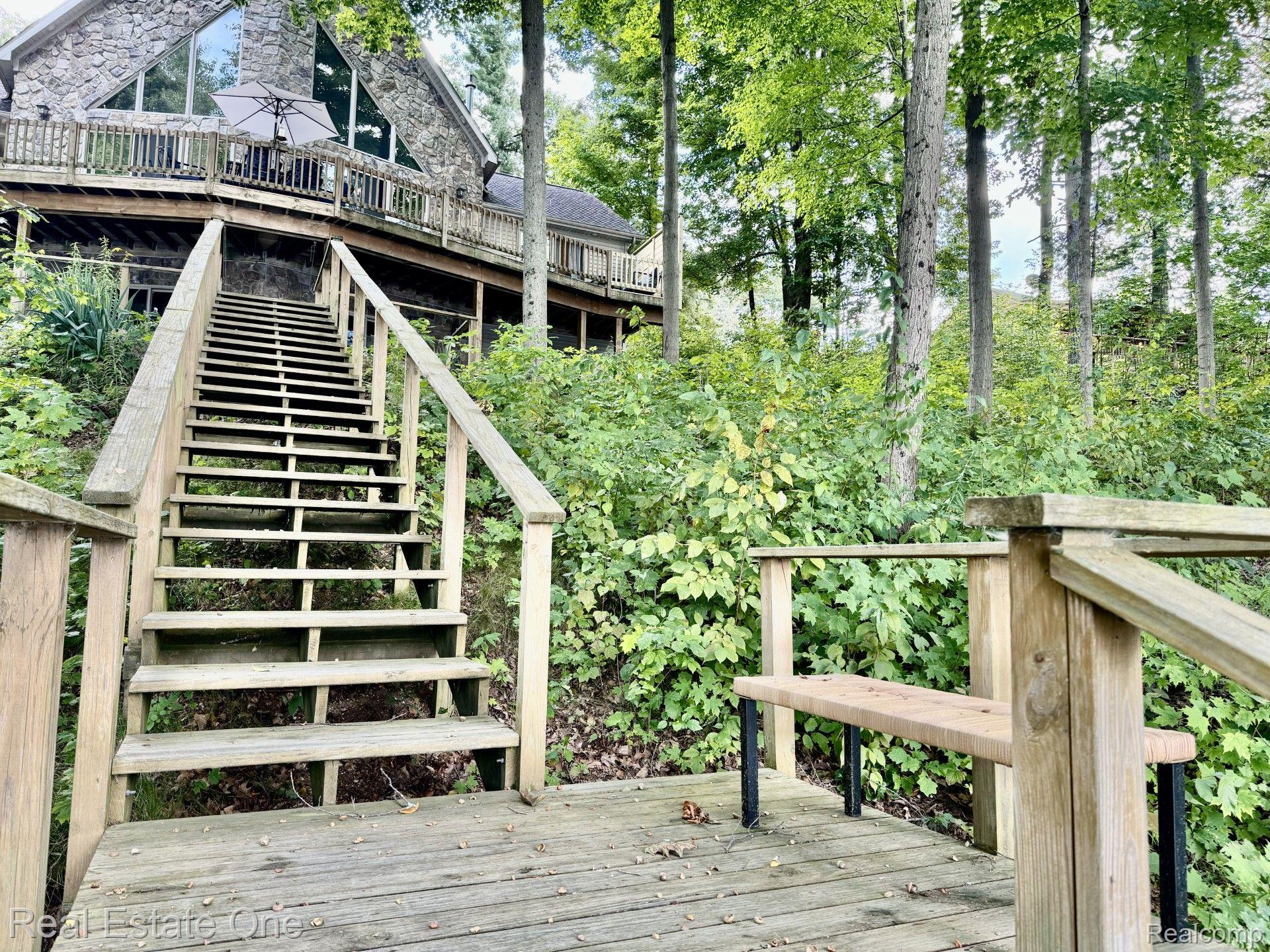 4694 HOWELL RD