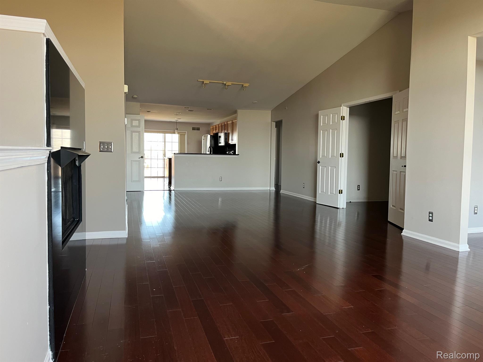 1366 DEVON LN