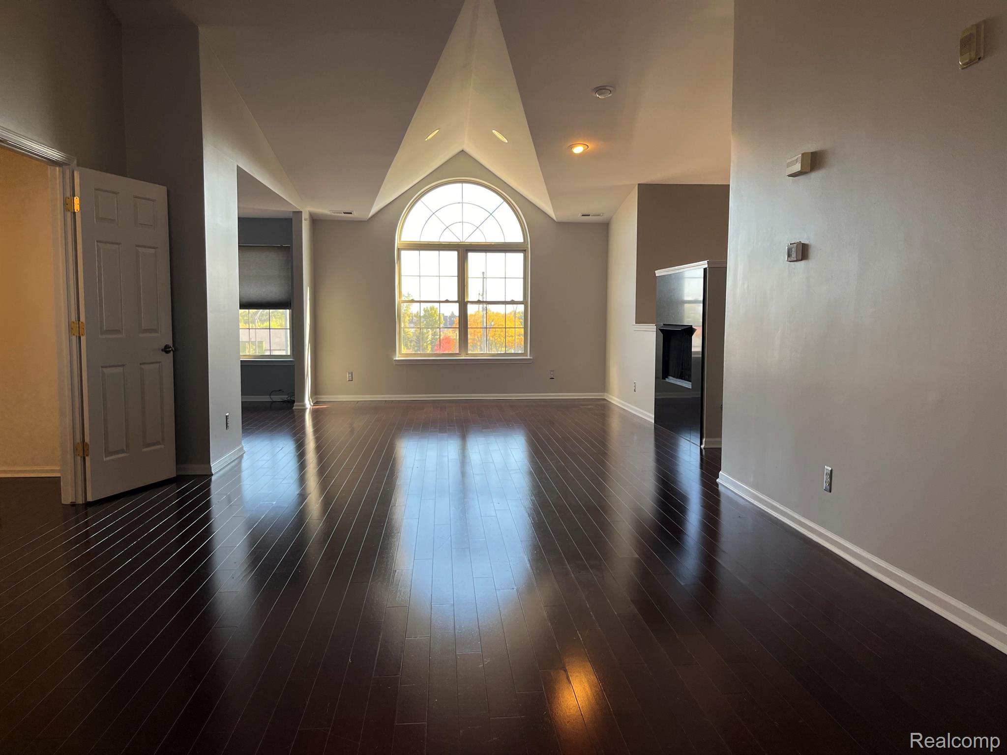 1366 DEVON LN