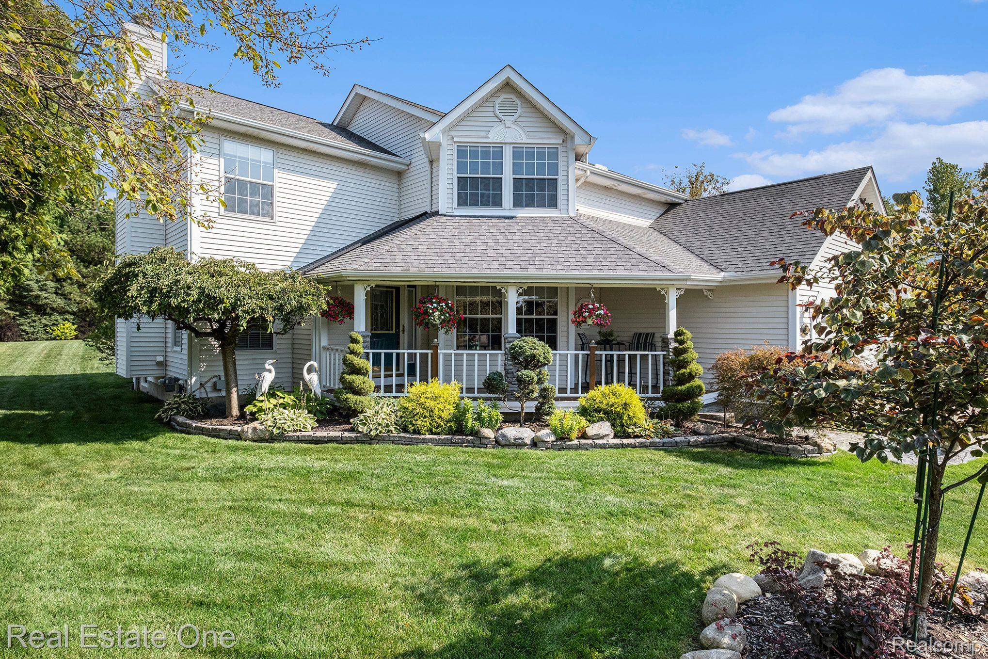 4155 HICKORY HLS