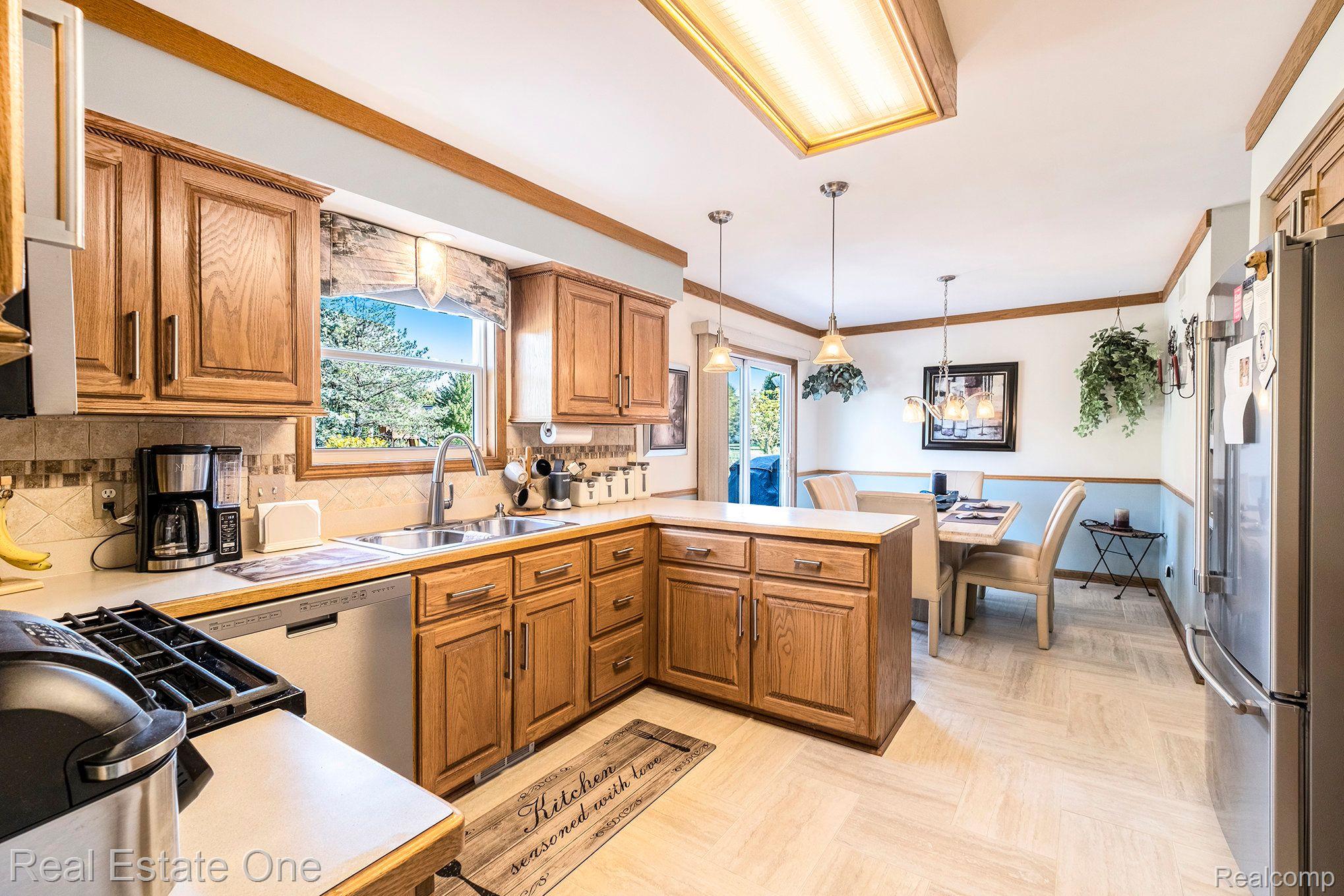 4155 HICKORY HLS