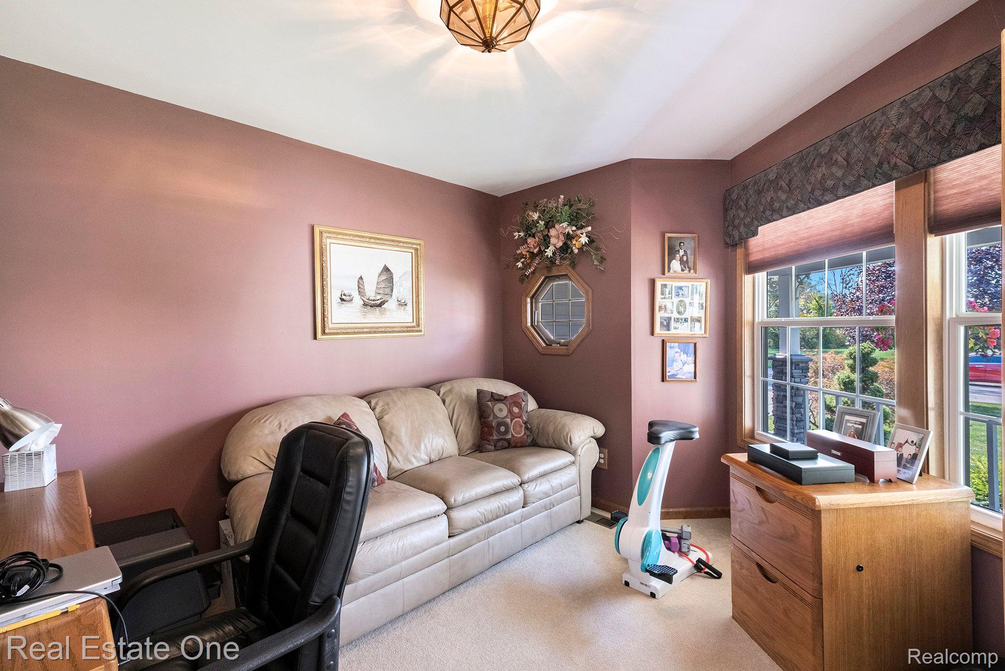 4155 HICKORY HLS