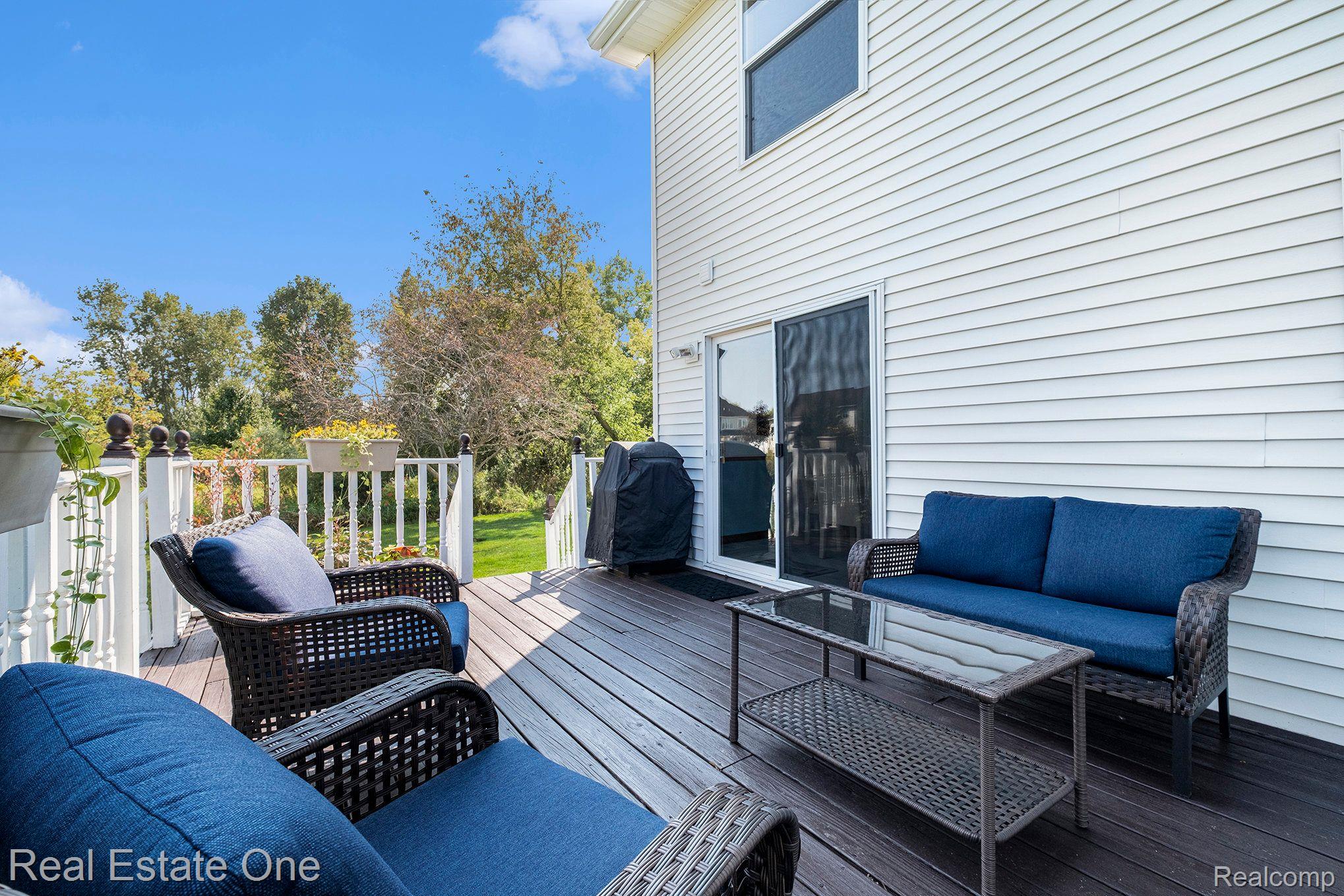 4155 HICKORY HLS