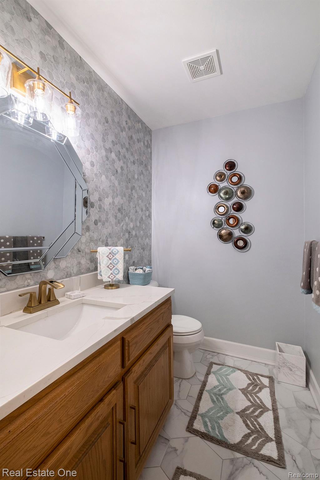 4155 HICKORY HLS
