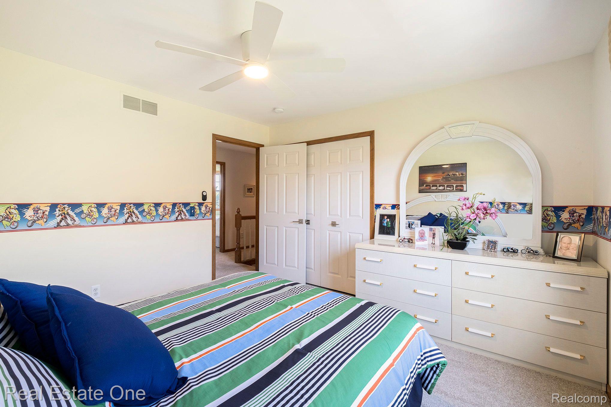 4155 HICKORY HLS