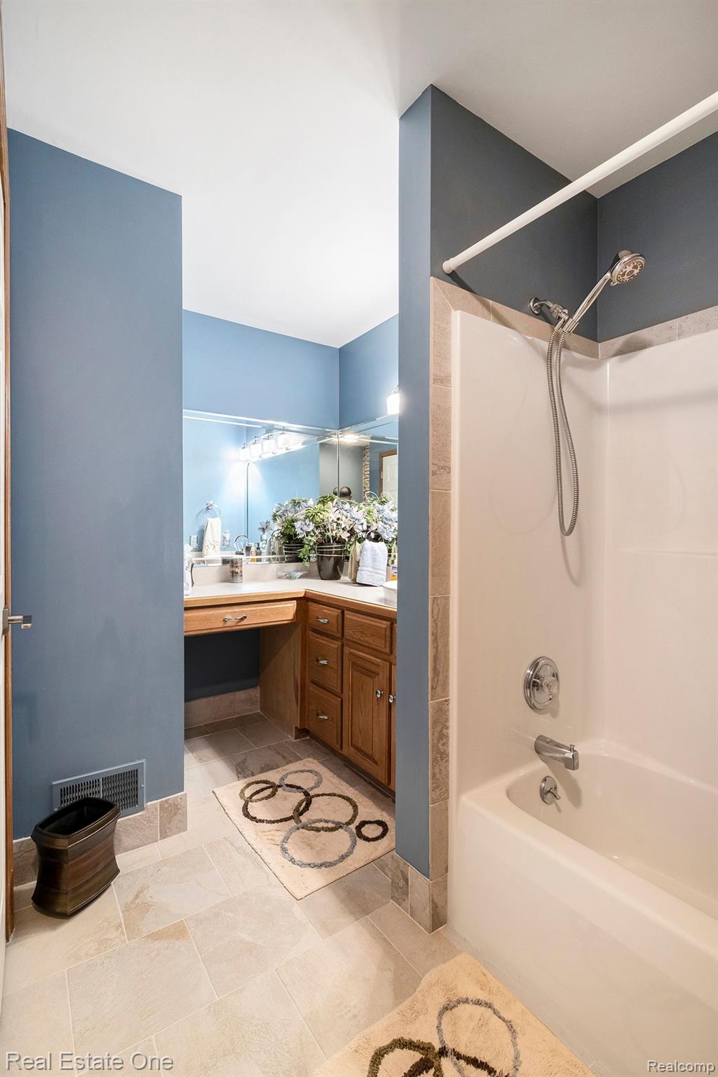 4155 HICKORY HLS