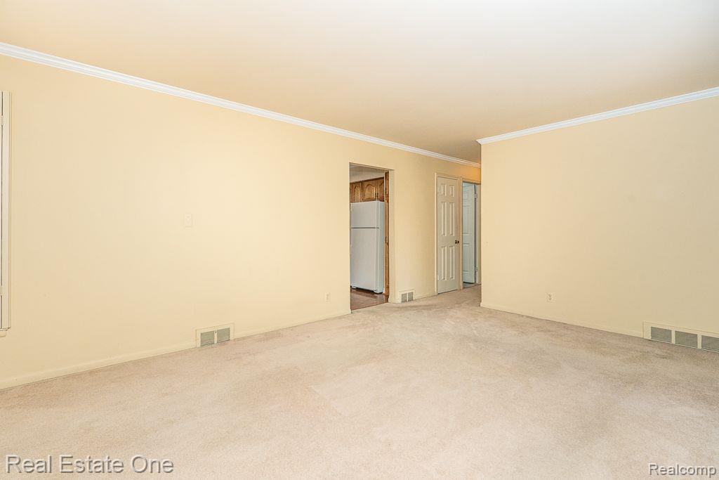 1366 Maple DR