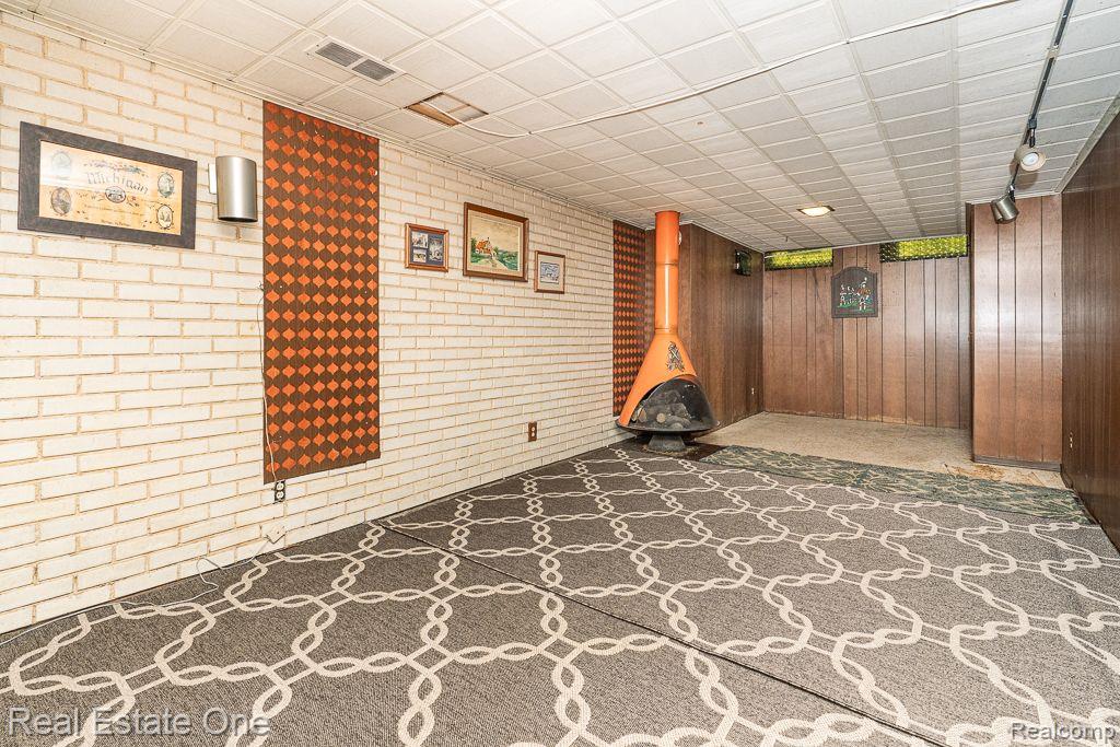 1366 Maple DR