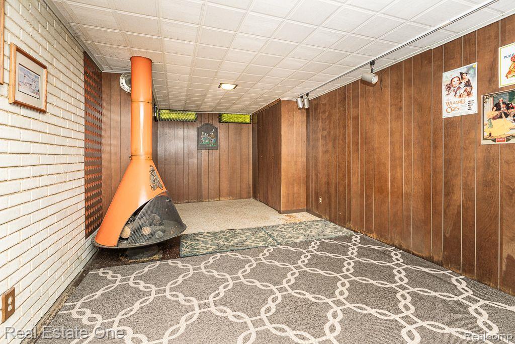 1366 Maple DR