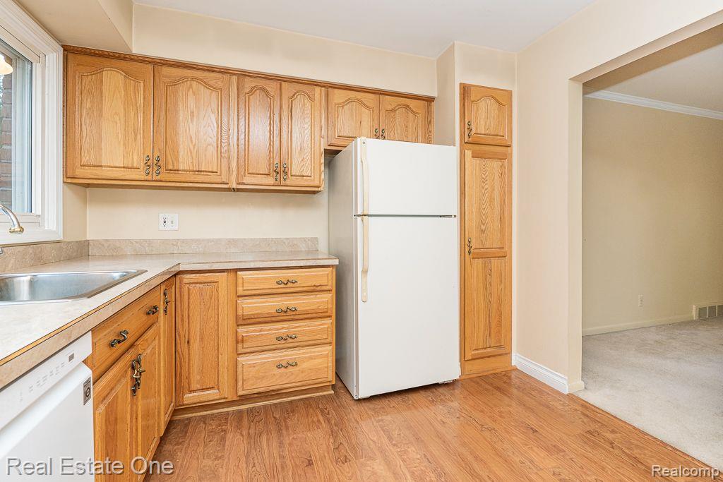 1366 Maple DR