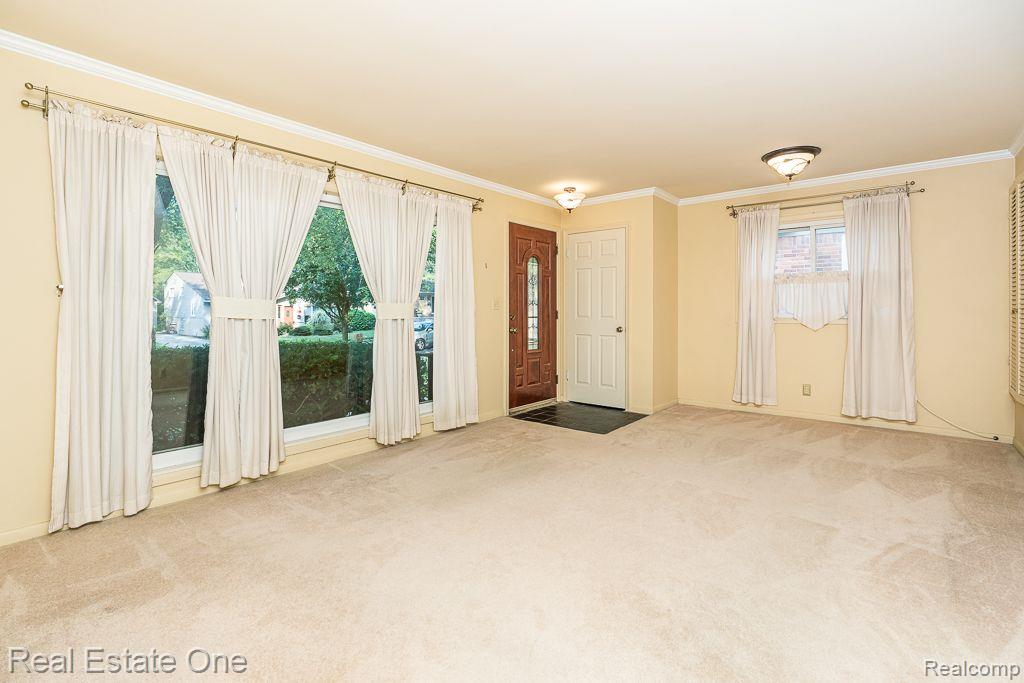 1366 Maple DR