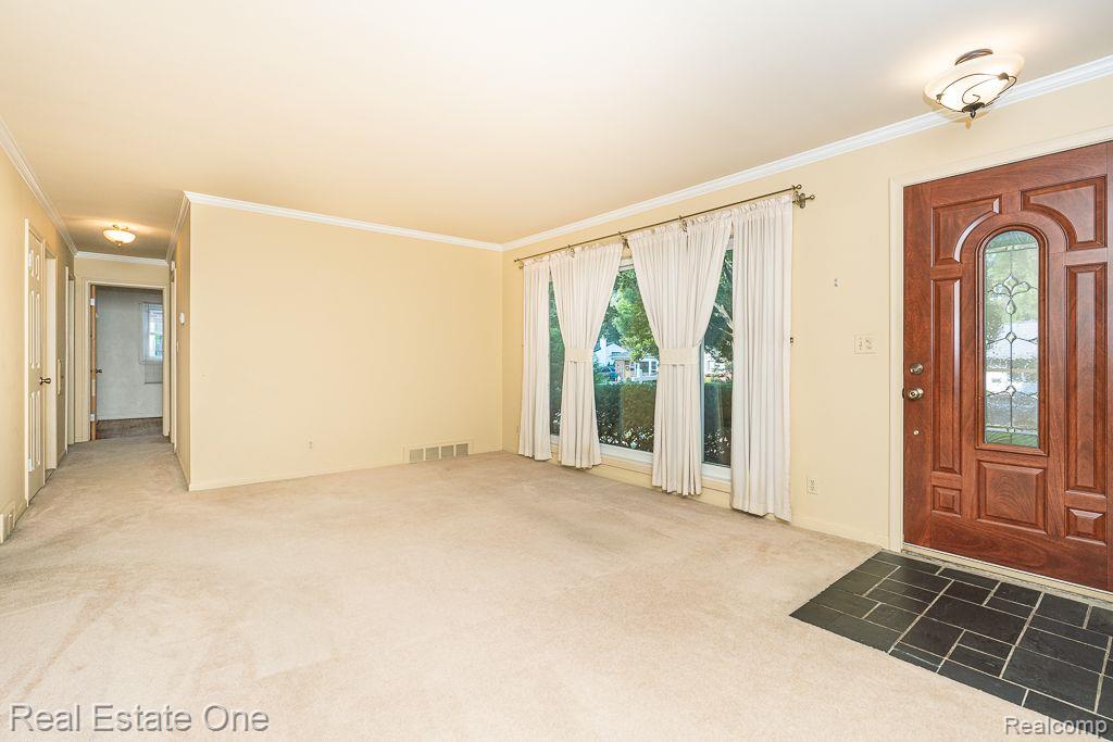 1366 Maple DR