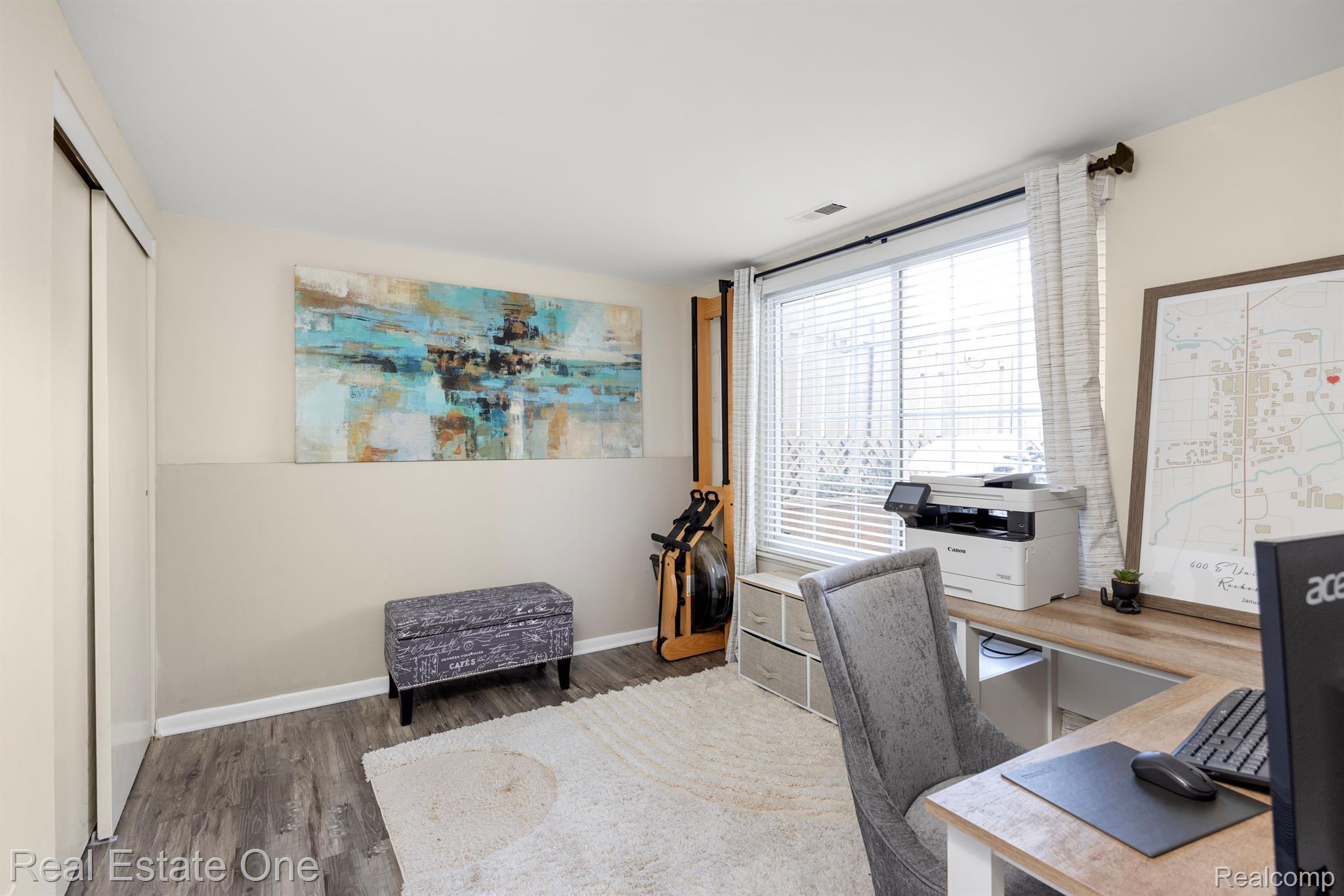 877 LAFAYETTE CRT