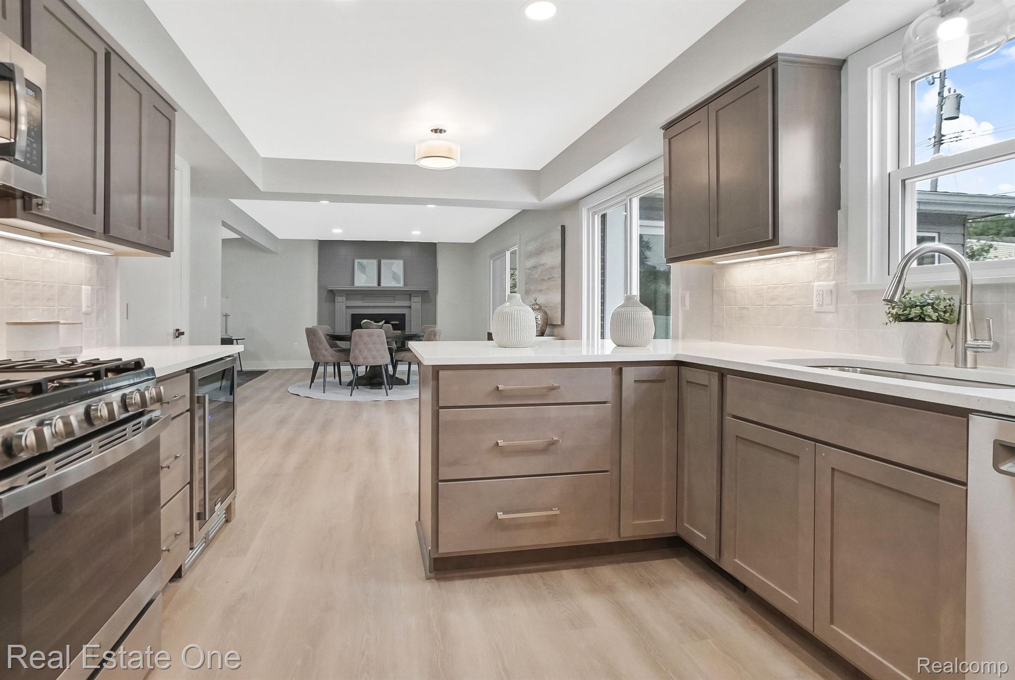 4181 CAMBRIDGE CRESCENT DR