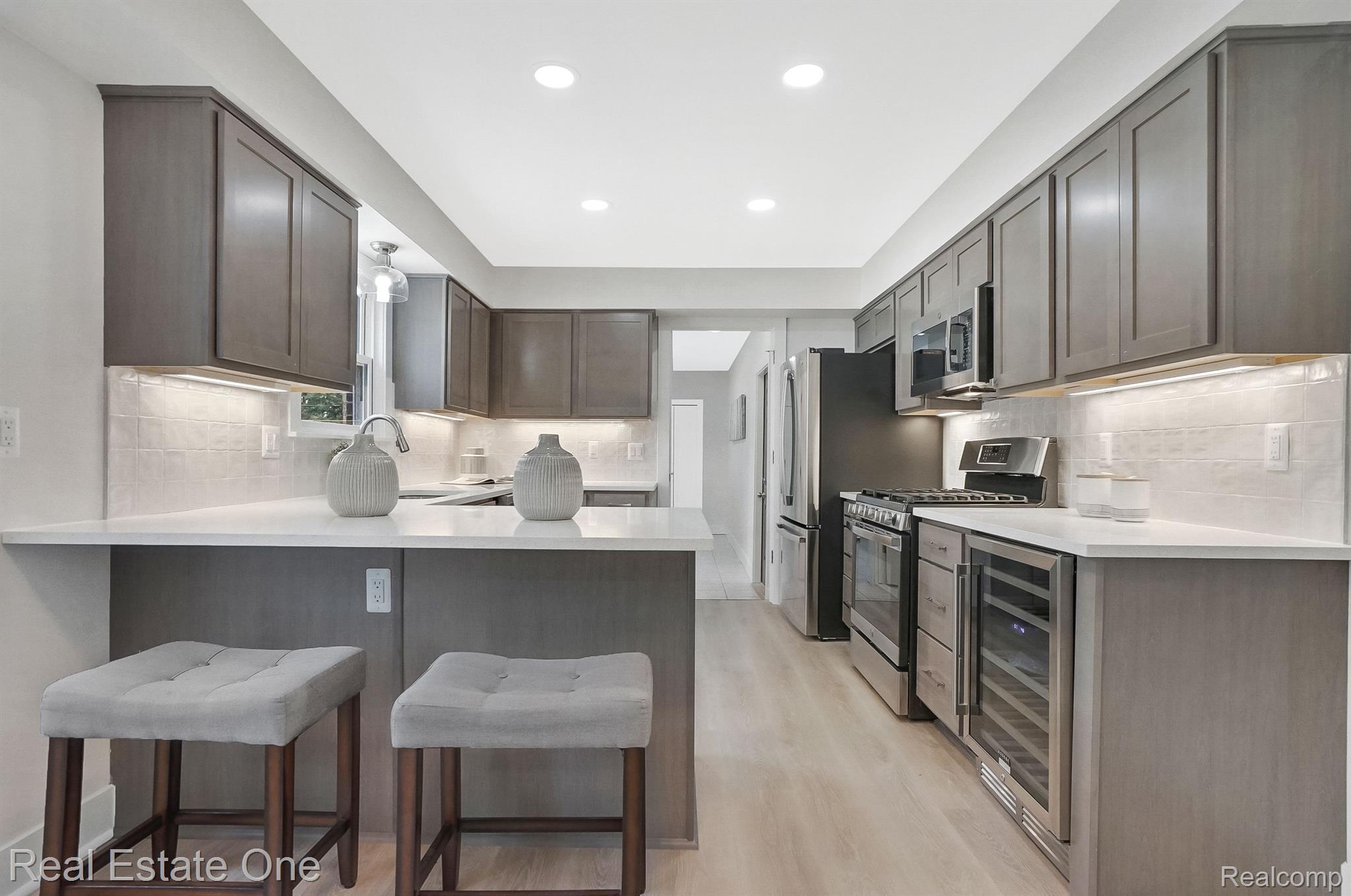4181 CAMBRIDGE CRESCENT DR