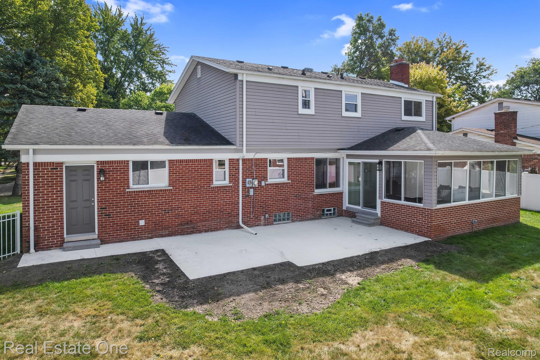 4181 CAMBRIDGE CRESCENT DR