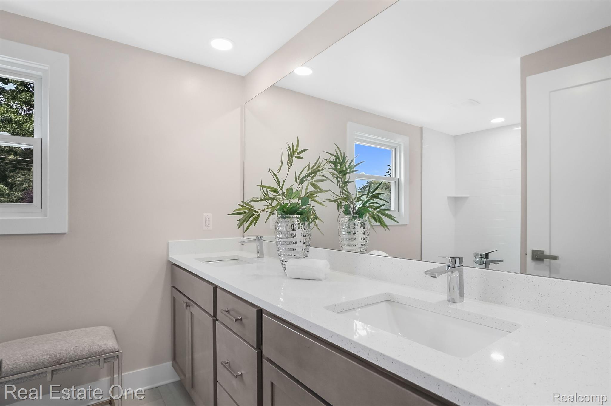 4181 CAMBRIDGE CRESCENT DR