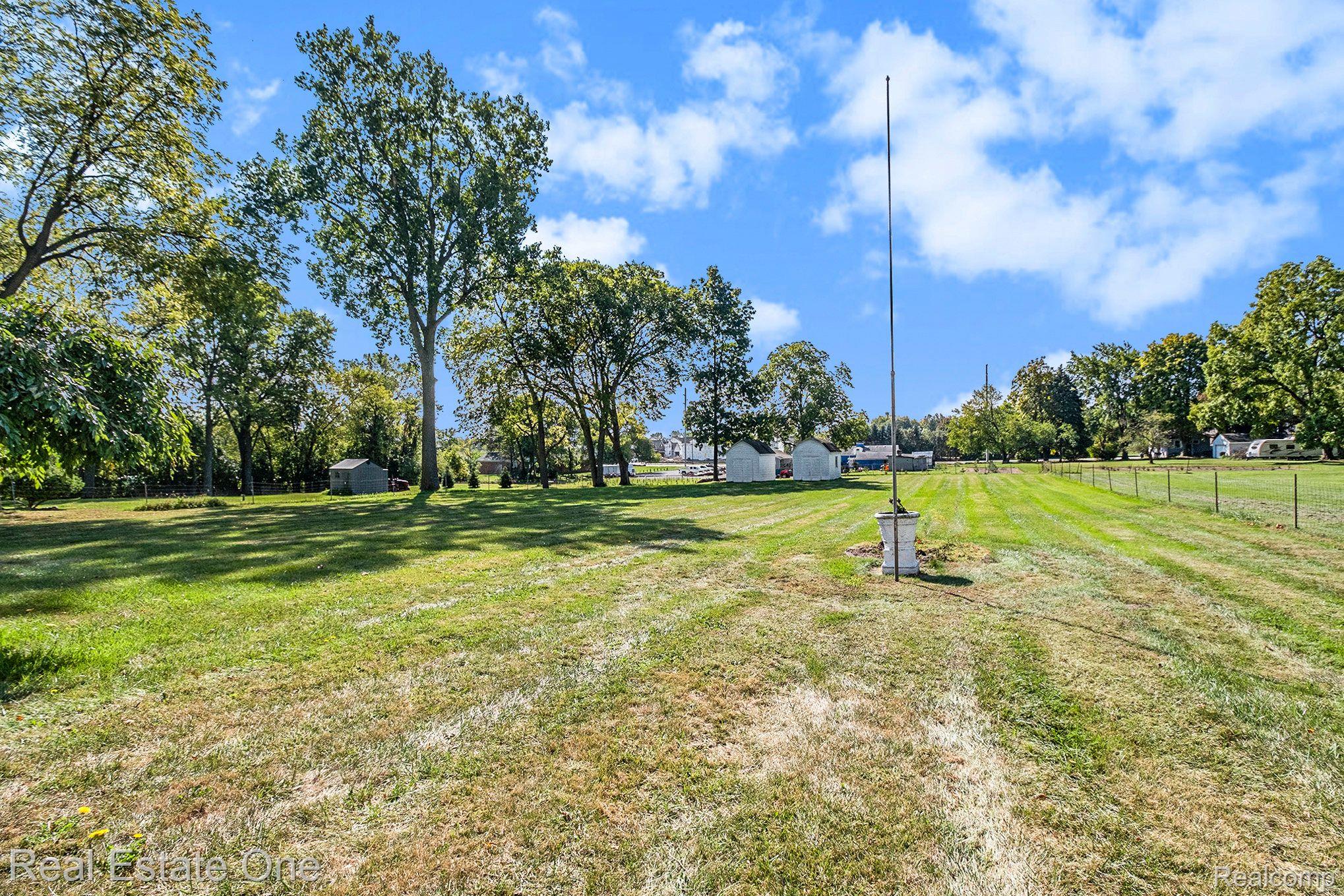 710 CRESTON DR