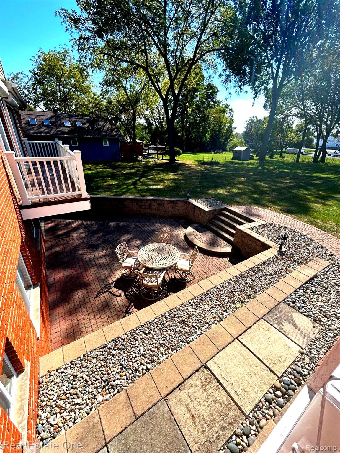 710 CRESTON DR