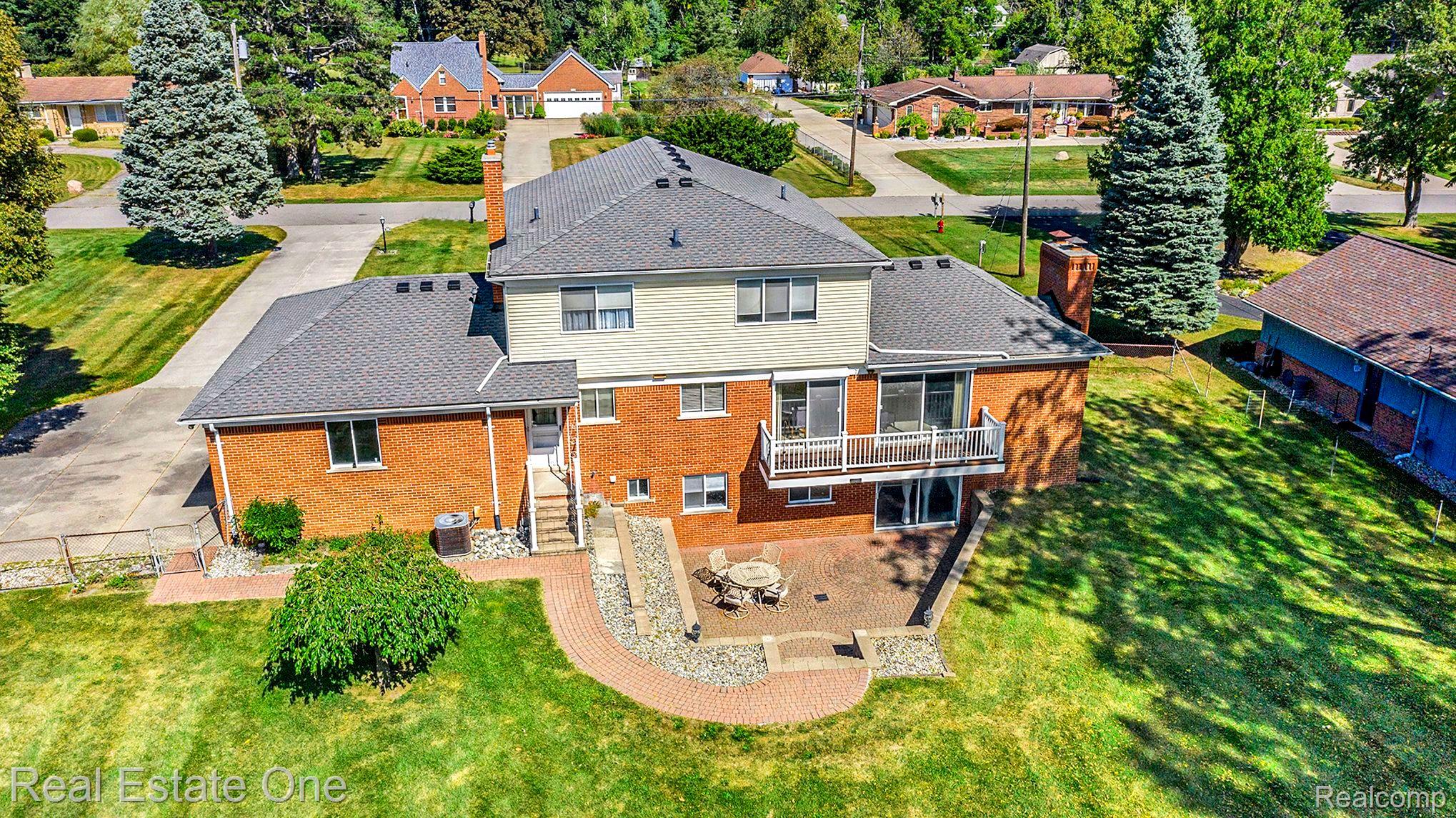 710 CRESTON DR