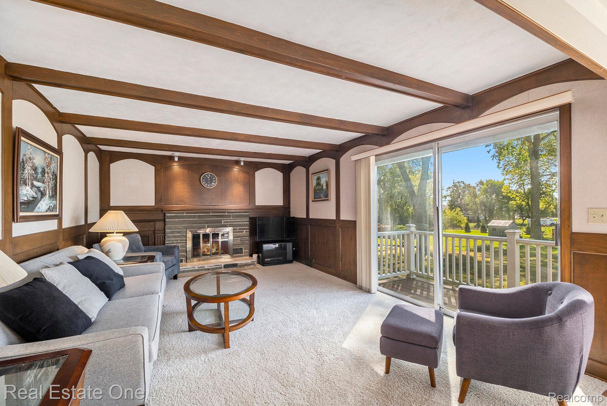 710 CRESTON DR
