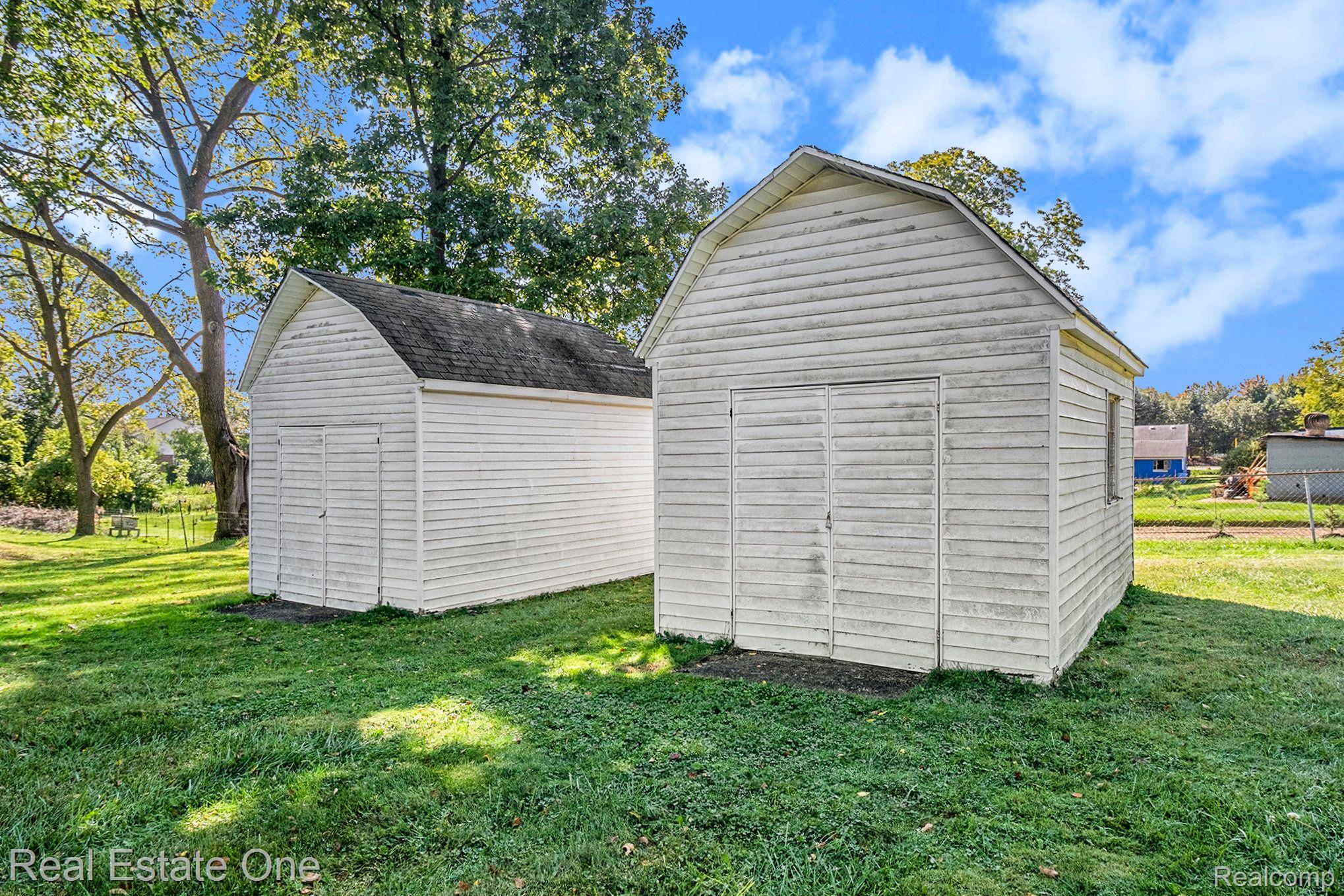 710 CRESTON DR