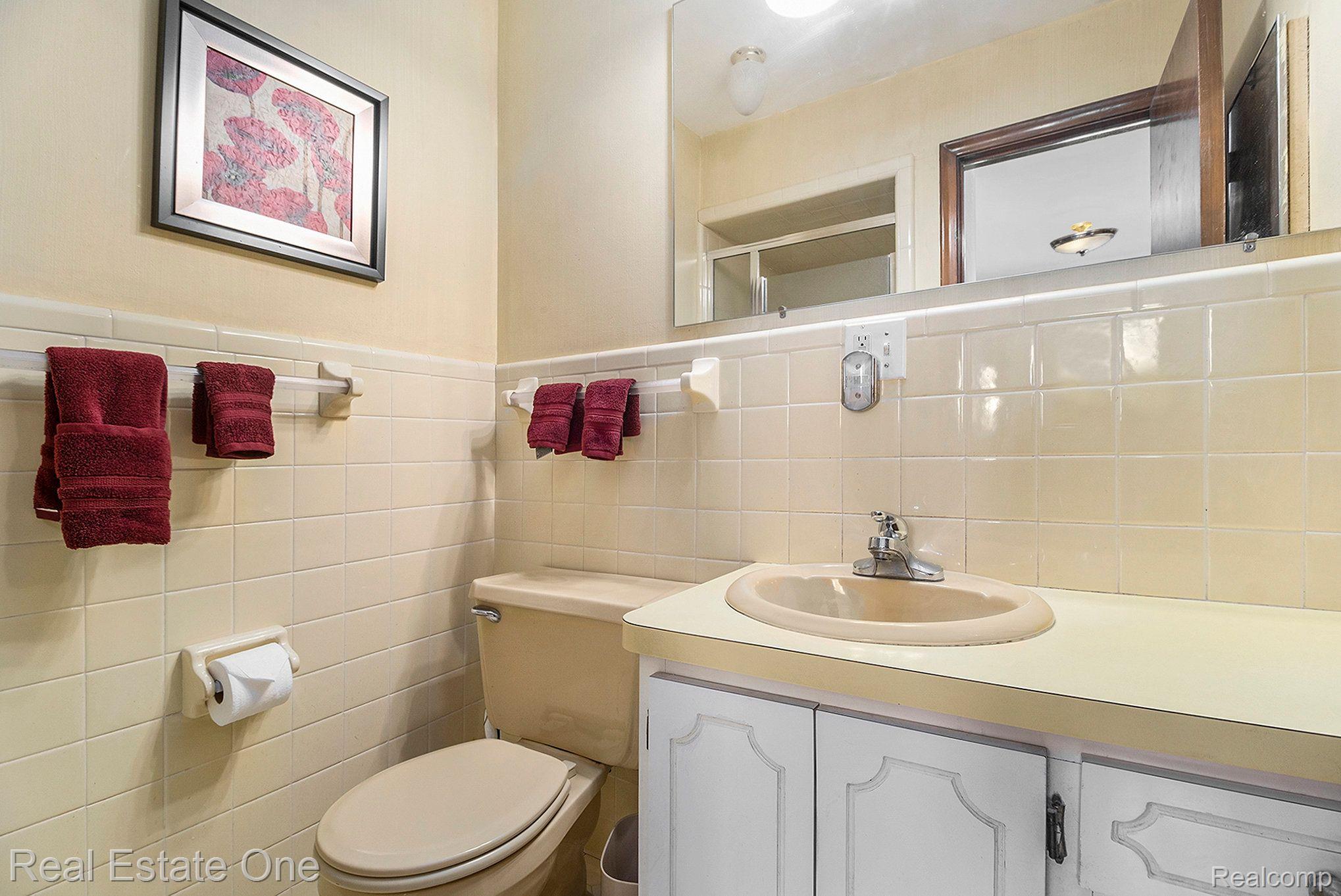 710 CRESTON DR
