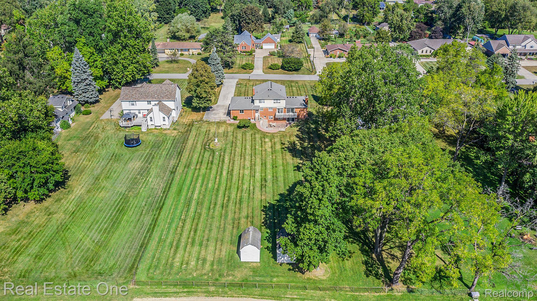710 CRESTON DR