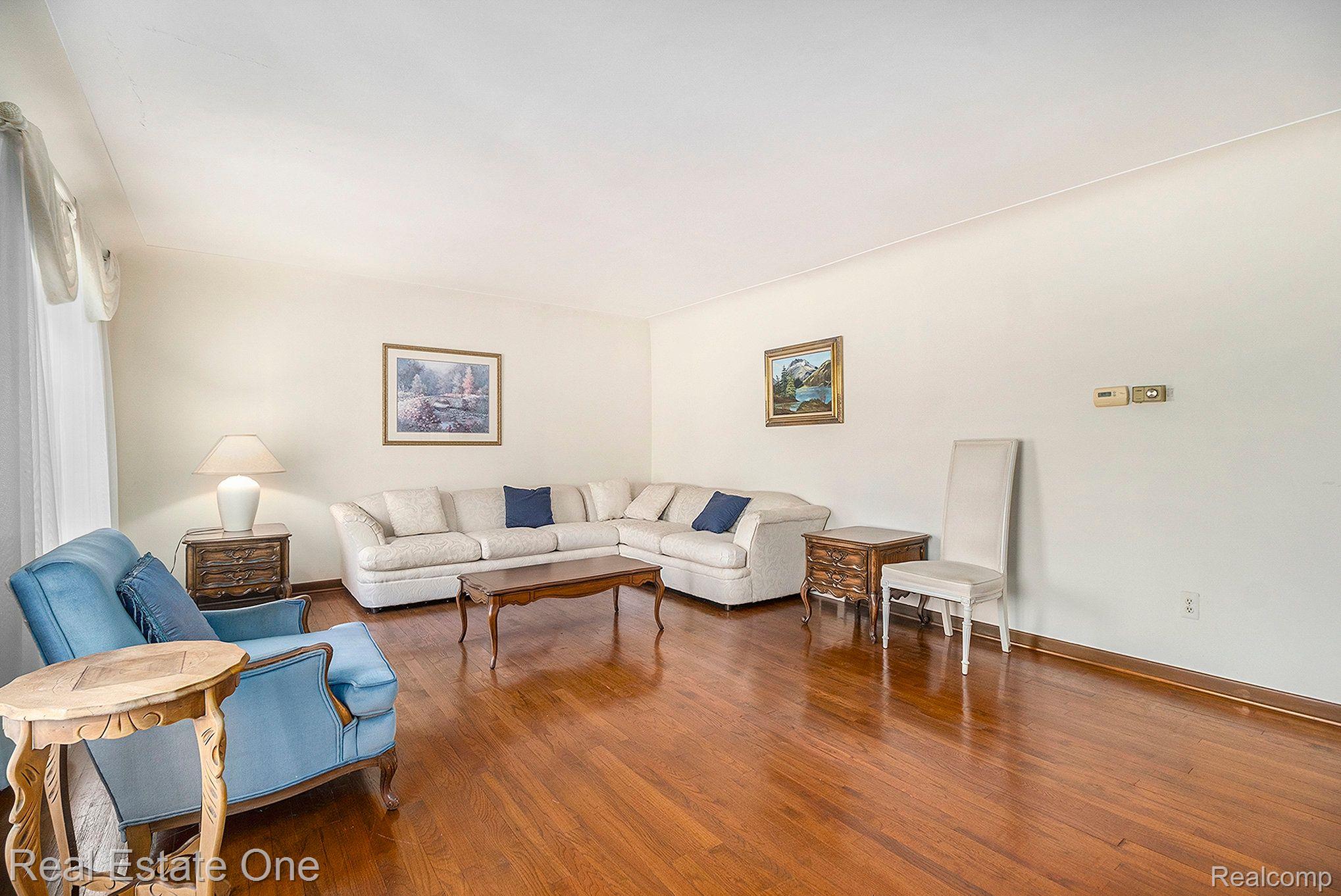 710 CRESTON DR