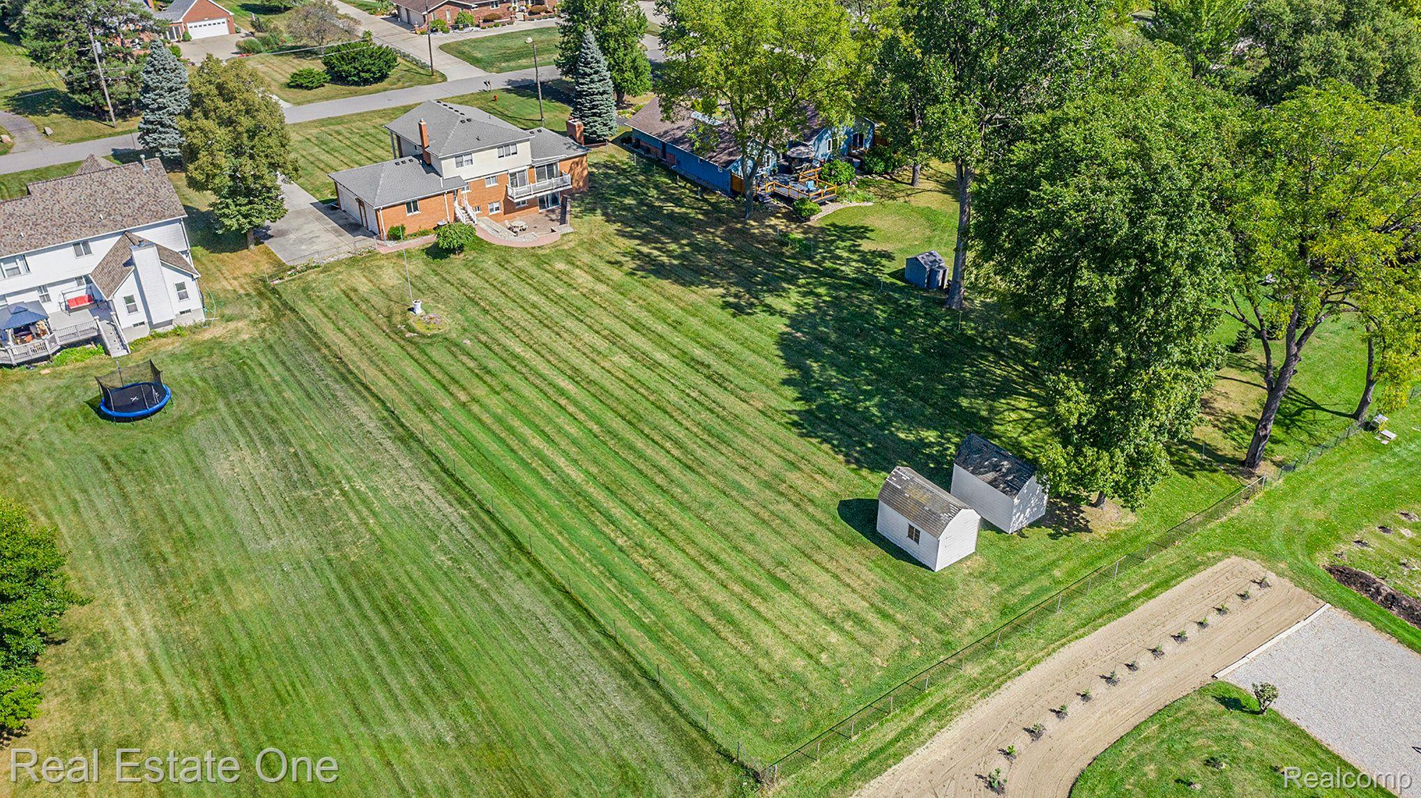 710 CRESTON DR