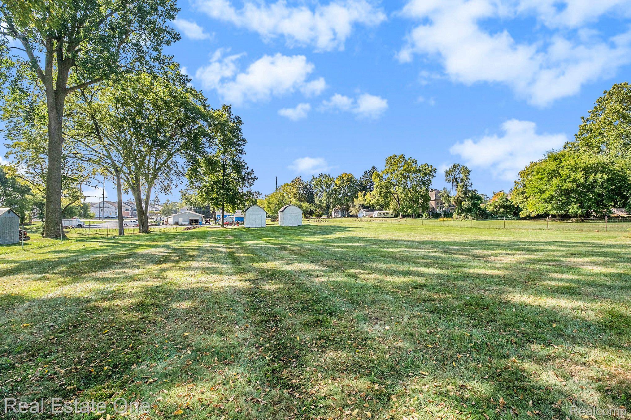 710 CRESTON DR