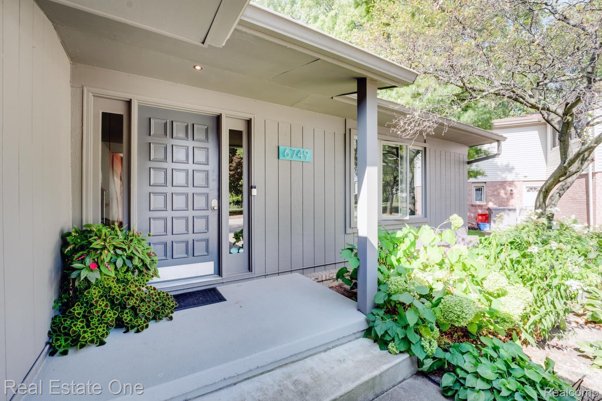 6749 LITTLE CREEK DR