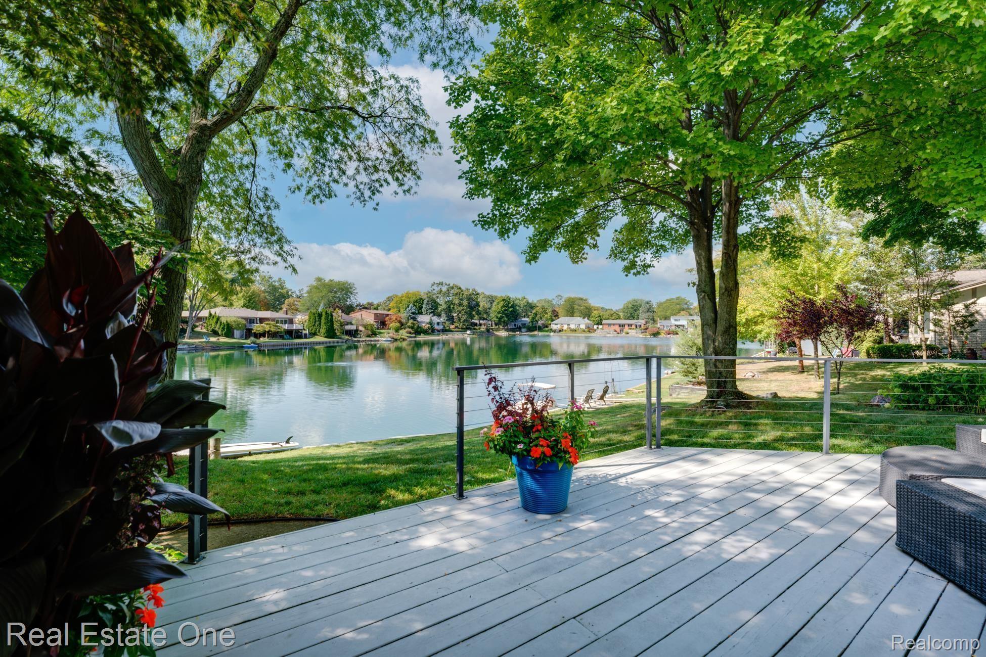 6749 LITTLE CREEK DR