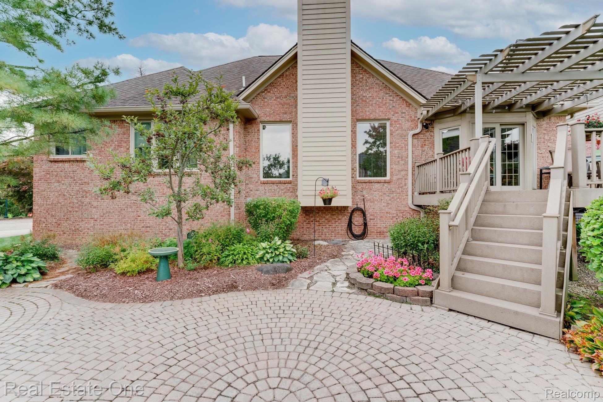 424 WEDINGTON CRT