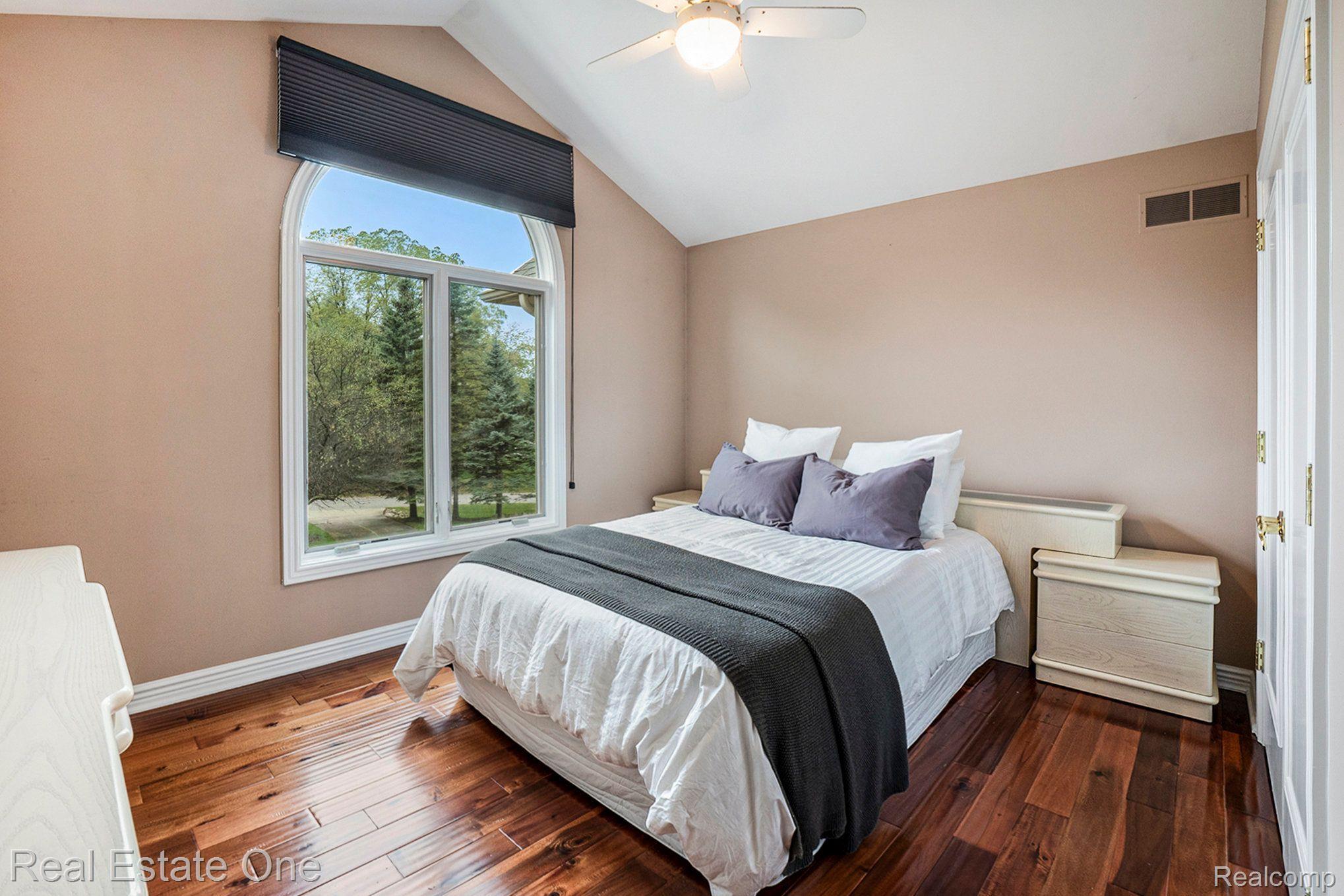 3925 HARVEST CREEK CRT