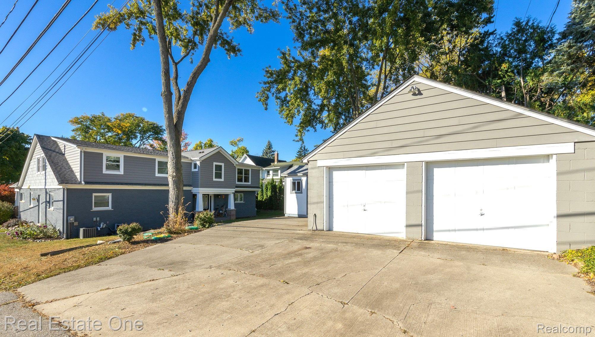 124 Ferndale AVE