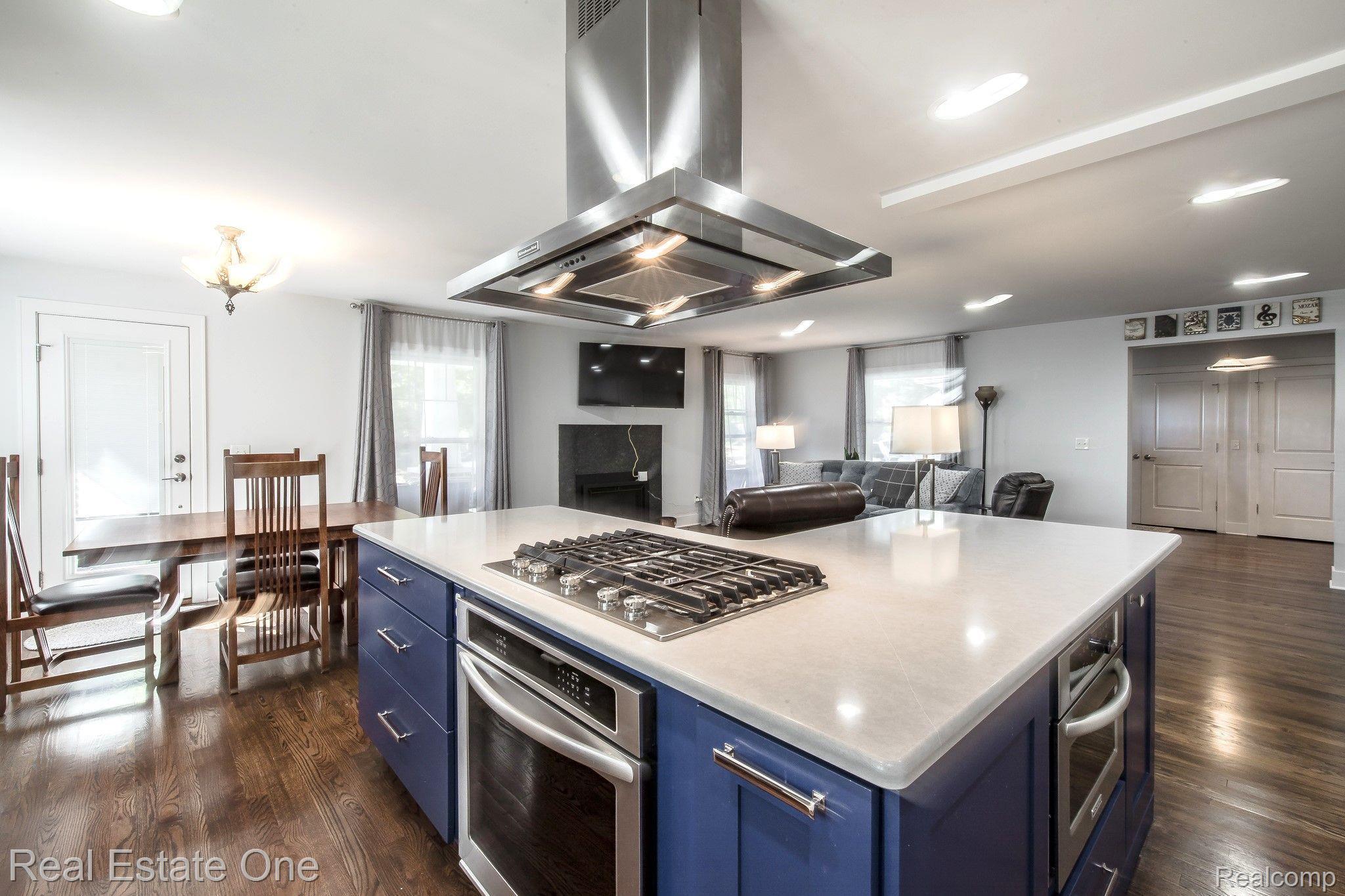 124 Ferndale AVE